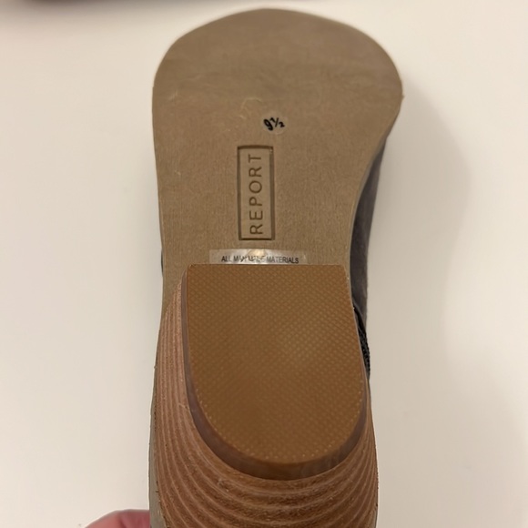 Report Bootie in Medium Gray Size 9 1/2, NWOT - Picture 4 of 7